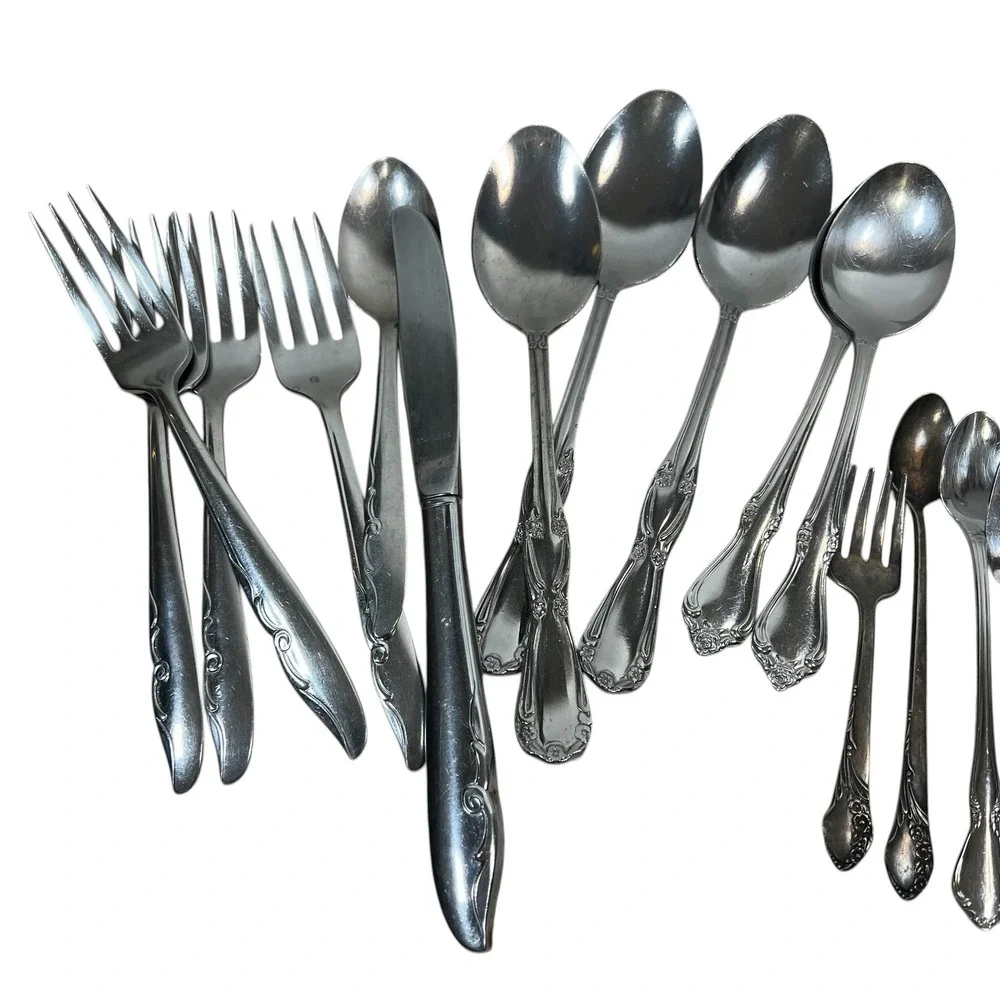 Mixed Flatware Lot 40+ Pcs Oneida Community‎ Chelsea Decorators Stainless Korea